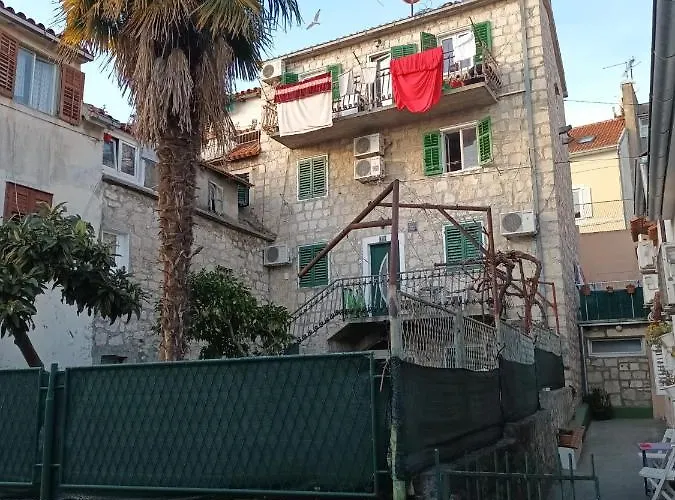 Dom wakacyjny Old Stone House In Historical Area Split