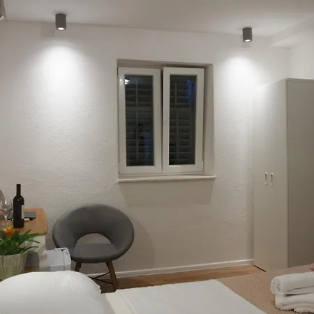 Old Stone House In Historical Area Casa de Férias