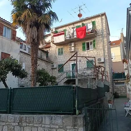 Сasa de vacaciones Old Stone House In Historical Area Split