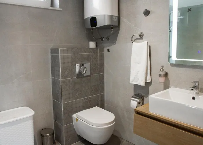 Old Stone House In Historical Area بيت للعطل سبليت