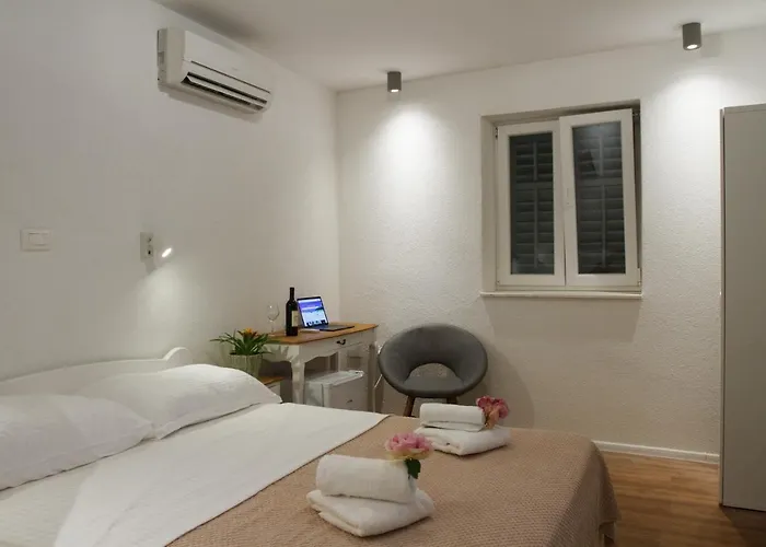 بيت للعطل Old Stone House In Historical Area *