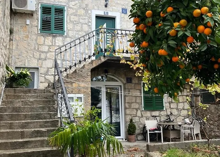 Old Stone House In Historical Area * سبليت